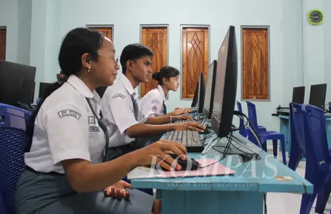 Sinergi Pemerintah, Sekolah, dan Industri dalam Mempersiapkan Generasi Emas 2045